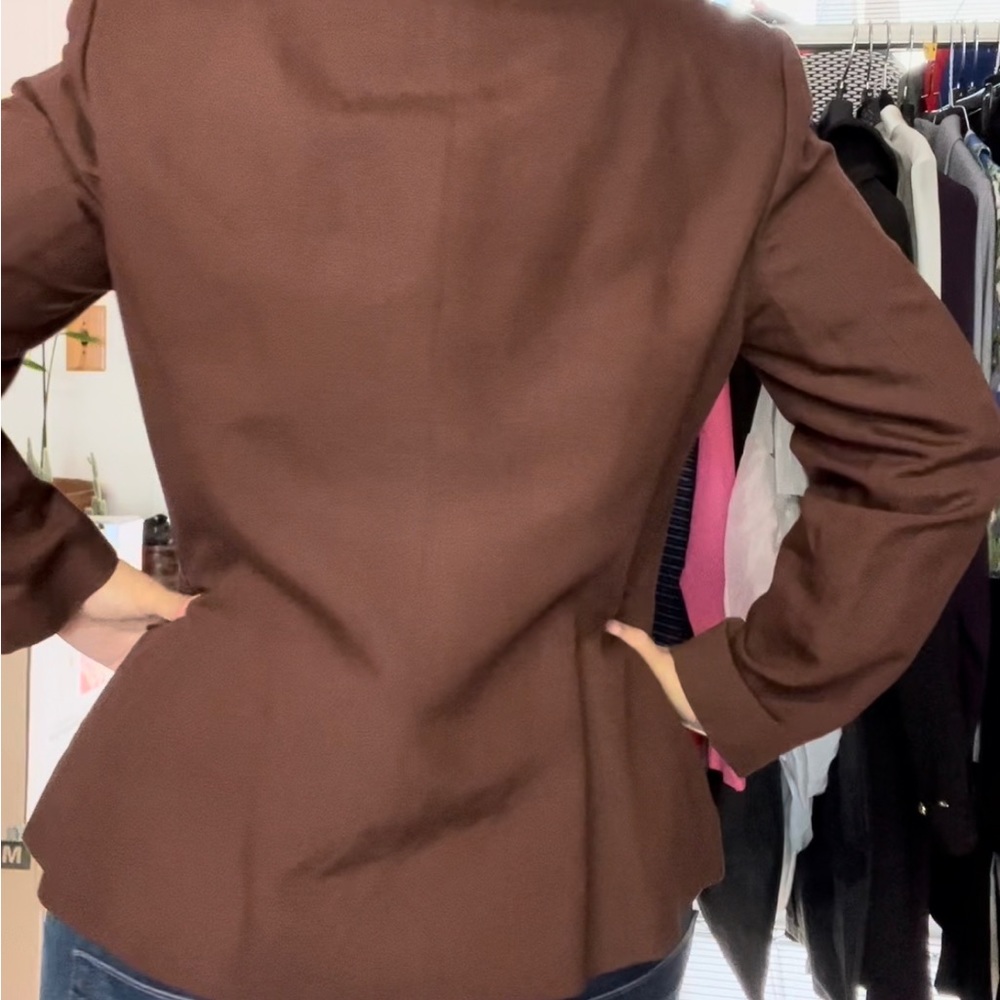 Beautiful blazer - Picture 3 of 10